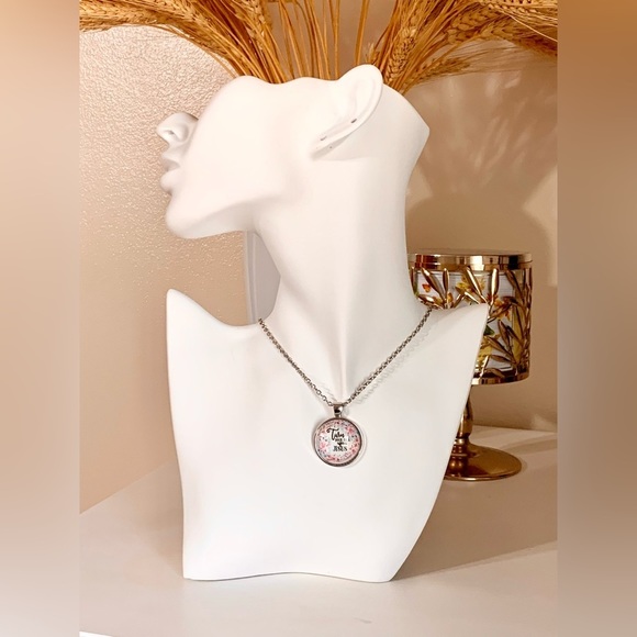 Faith based pendant necklace. - Picture 2 of 3